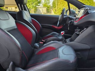 Peugeot 208 GTI 200 1.6 HTP TURBO 147kW