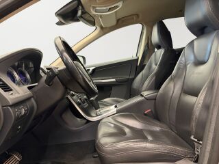 Volvo XC60 D5 AWD R-Design 2.4 158kW