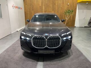 BMW 740 xDrive M-Sportpakett 3.0 210kW
