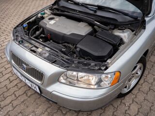 Volvo V70 Momentum 2.4 D5 120kW