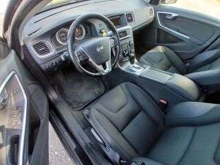 Volvo V60 MOMENTUM 2.0 D 120kW