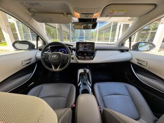 Toyota Corolla ZE1EERU M 1.5 92кВ