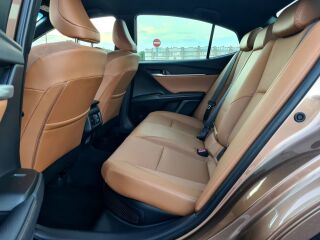 Toyota Camry Executive 2.5 137kW