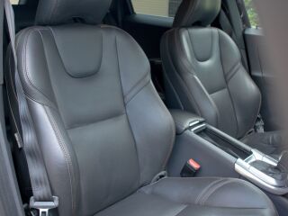 Volvo XC60 AWD Summum Intelli SAFE PRO Wntr 2.4 D4 R5 140кВ