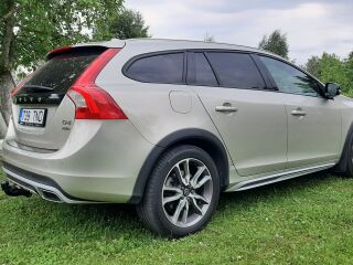 Volvo V60 Cross Country 2.4 140кВ