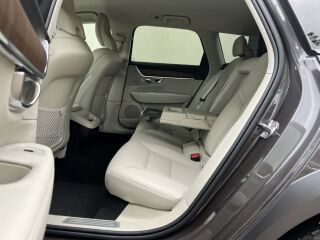 Volvo V90 Cross Country Intelli Safe Pro Luxury AWD MY22 2.0 B5 KERS MILD Kerghübriid 183kW
