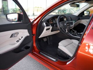 BMW 320 d xDrive Sport Line 2.0 R4 140kW