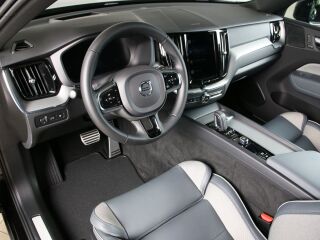 Volvo XC60 AWD R-DESIGN INTELLI SAFE PRO MY22 2.0 T6 Recharge Plug In Hybrid 251kW