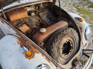 Volkswagen Beetle sunroof