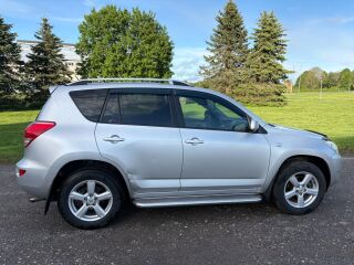Toyota RAV4 2.2 100kW