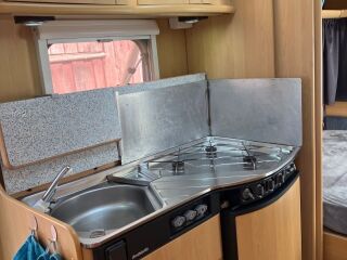 Dethleffs 430DB Camper