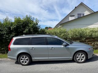 Volvo V70 Momentum 2.4 D5 120kW