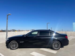 BMW 750 Li 4.4 V8 300kW