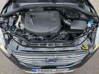 Volvo XC60 Momentum Onyx Black 2.0 D4 140kW