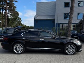 Lexus LS 460 4.6 268kW
