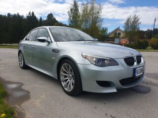 BMW M5 5.0 V10 373kW
