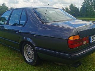 BMW 750 I 5.0 W12 220kW