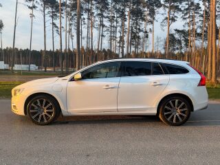 Volvo V60 R-Design 2.4 D6 158kW
