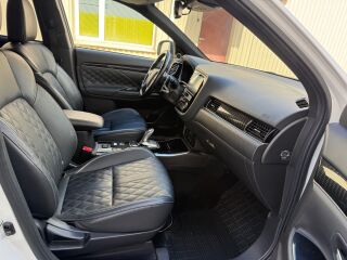 Mitsubishi Outlander Facelift Luxury 4WD PHEV 2.4 165kW