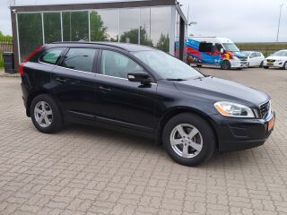 Volvo XC60 MOMENTUM 2.0 R5 120kW