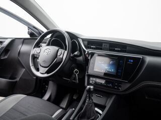Toyota Auris 1.6 97kW