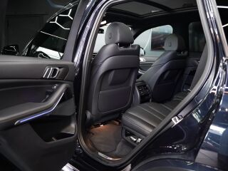 BMW X5 xDrive30d M-Sport Innovation Package 3.0 210кВ