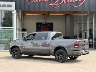 Ram 1500 Limited Night Crew Cab 5.7 V8 Hemi 395hp