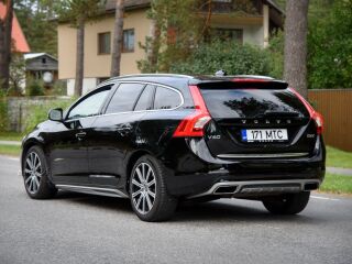Volvo V60 SUMMUM AWD TWIN ENGINE PLUG IN HYBRID FACELIFT 2.4 162kW
