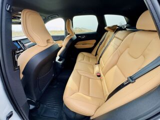 Volvo XC60 Inscription 2.0 B5 KERS MHEV Kerghübriid 183kW