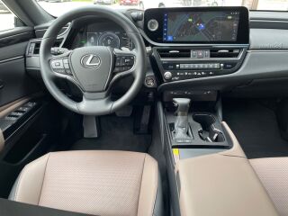 Lexus ES 300h 131kW