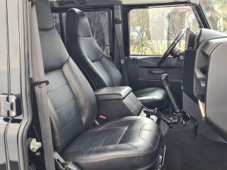 Land Rover Defender LXV 2.2 90kW