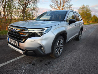 Subaru Forester AWD E-Boxer LIMITED CVT 2.0 100kW