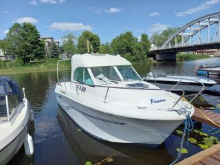 Beneteau Antares 6.80 R5 Volvo penta D3 85kW