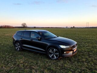 Volvo V60 Cross Country AWD Inscription B4 KERS 2.0 145kW