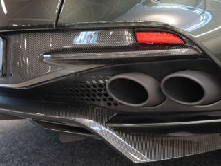 Aston Martin DBS V12 533kW