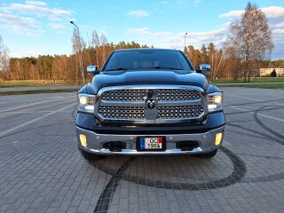 Dodge RAM 1500 Laramie 5.7 V8 295kW