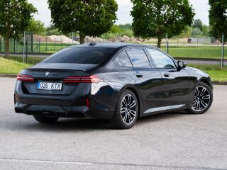 BMW 520 M-Sportpakett Pro Iconic Glow 2.0 145кВ