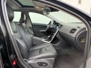 Volvo V60 SUMMUM D3 2.0 120kW