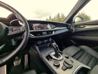 Alfa Romeo Stelvio Veloce 2.0 206kW