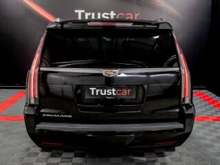 Cadillac Escalade ESV PLATINUM EU 6.2 313kW
