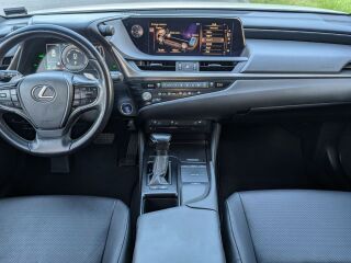 Lexus ES 300h 2.5 131kW