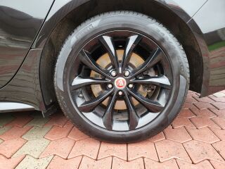 Jaguar XF R-Sport Black idition AWD 2.0 d 132kW