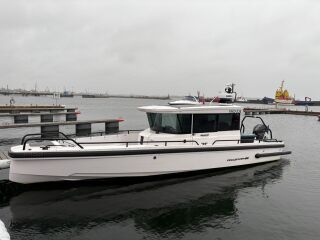 Axopar 28 cabin c Brabus line 450R Mercury V8 4.6 supercharged 331kW