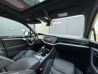 Volkswagen Touareg E-Hybrid Elegance 3.0 V6 280кВ