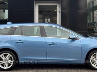 Volvo V60 Plug-in Hybrid AWD 2.4 D6 158кВ