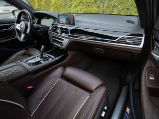 BMW 750 i xDrive M-Sportpakett 4.4 390kW