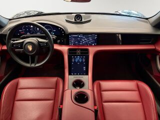 Porsche Taycan 4 Cross Turismo 350kW