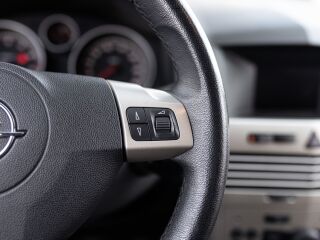 Opel Astra Elegance Facelift 1.6 85кВ