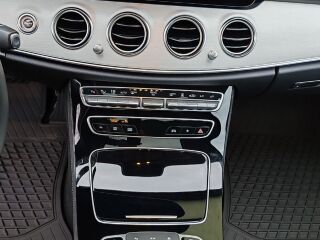 Mercedes-Benz E 300 2.0 155kW