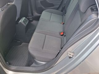 Volkswagen Golf 1.0 81kW